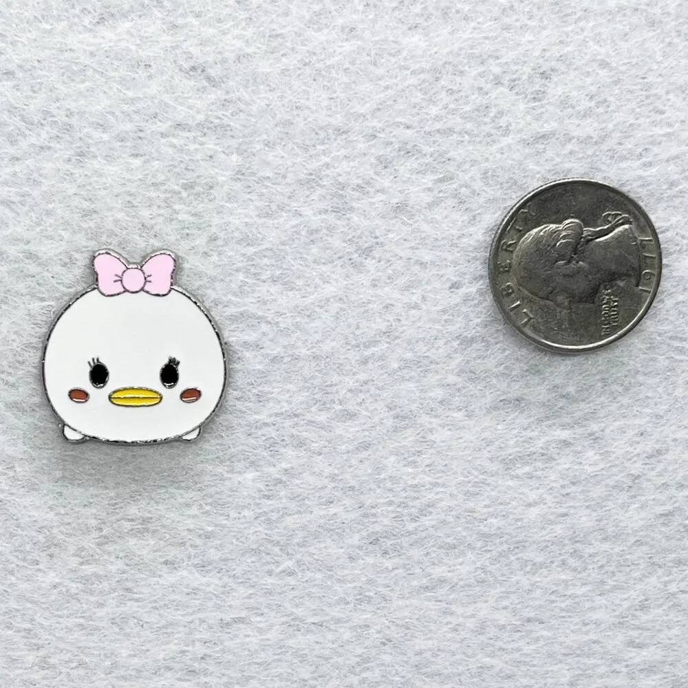 🔮 5/$25 Disney‎ Daisy Duck Tsum Tsum Pin